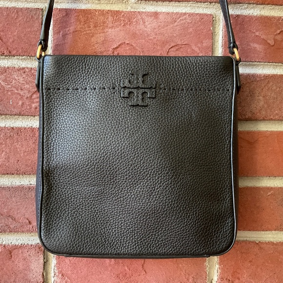 NEW Tory Burch Devon Black Pebble Leather Swingpack Crossbody Bag NWOT - Picture 1 of 12